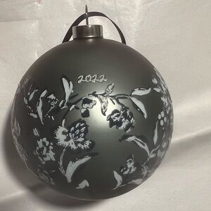 Vera Bradley~Perennials Grey boxed ornament